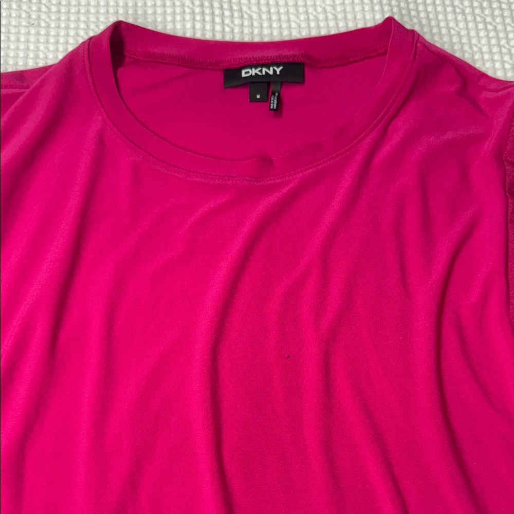 DKNY Women's Fuchsia Crew Neck Short Sleeve Tee - Medium